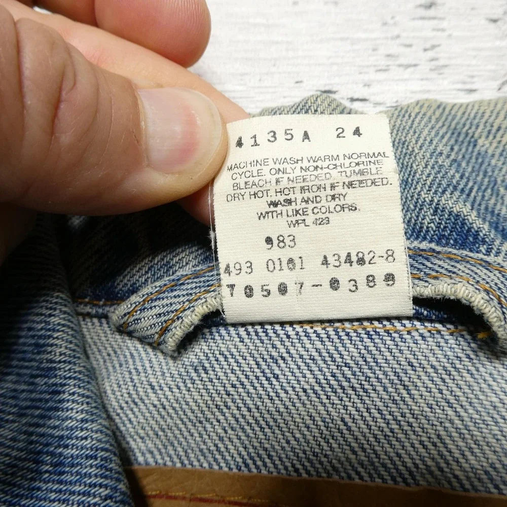 VINTAGE Levi's Jacket Mens XL Blue Jean Denim Trucker Button Front